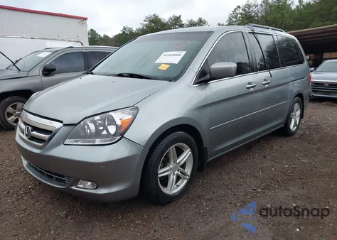 2007 Honda Odyssey Touring z USA, uszkodzony, nr VIN 5FNRL38817B105197